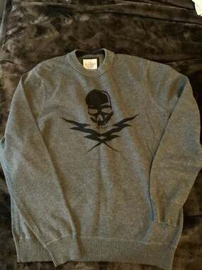 Old Navy Gray Cotton Crewneck Sweater with Skull Graphic